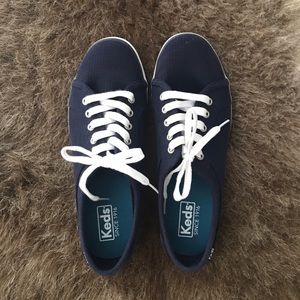 NWOT Keds Coursa Sneaker in Navy Size 7.5